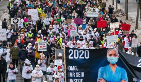 Haruldane kaader: 30% elanikkonnast protestib Bregenzi tänavatel