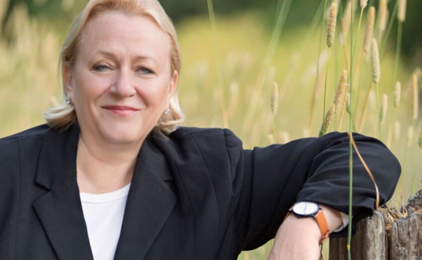 Investeerimispankur Catherine Austin Fitts kritiseerib mRNA-tehnoloogiat: “See on mürk”